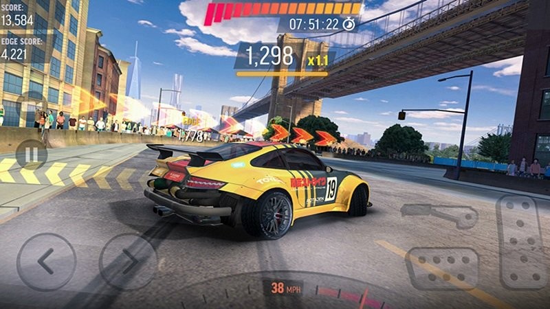 疯狂碰撞赛车游戏